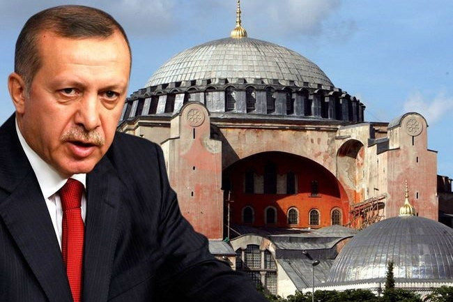 Χοντραίνουν τις προκλήσεις οι Τούρκοι: «Να ανοίξει η Αγιά Σοφιά ως τζαμί τώρα» – «Κεραυνοί» κατά Ερντογάν από ΗΠΑ και Ευρώπη για την Λωζάνη